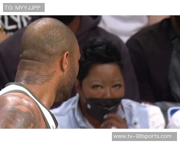 小贾三分犯规引发杜兰特愤怒反应怒砸水瓶场面火爆